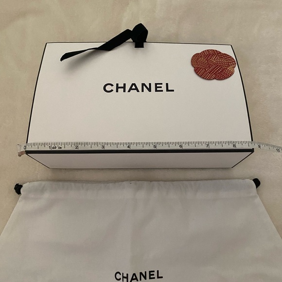 Chanel Gift Bag/Cosmetic Bag - Picture 3 of 6